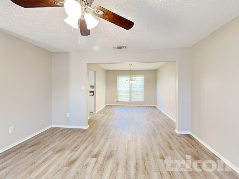 Building Photo - 4103 Orchard Hill Dr
