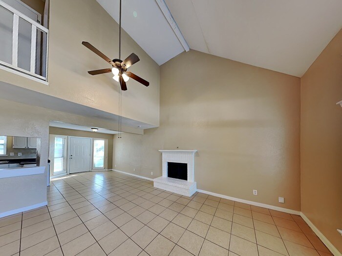 Building Photo - 1386 Southridge Dr