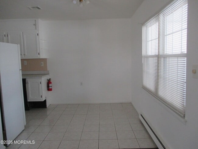 Building Photo - 306C W Malvern Ct