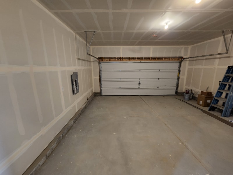 Building Photo - 7046 Silvergrass Dr