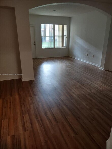 Building Photo - 208 Belmont Ln