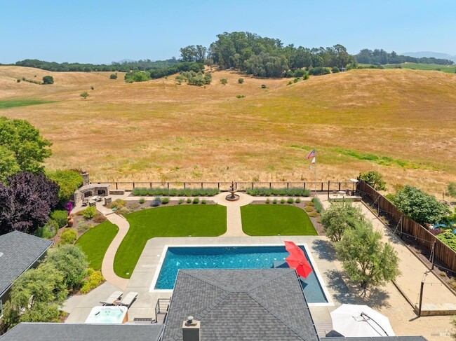 Building Photo - 1051 Stonebridge Dr