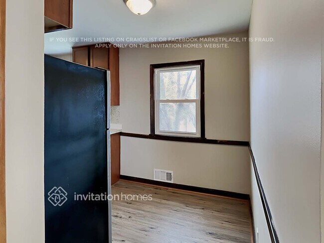 Building Photo - 6616 5th Ave S