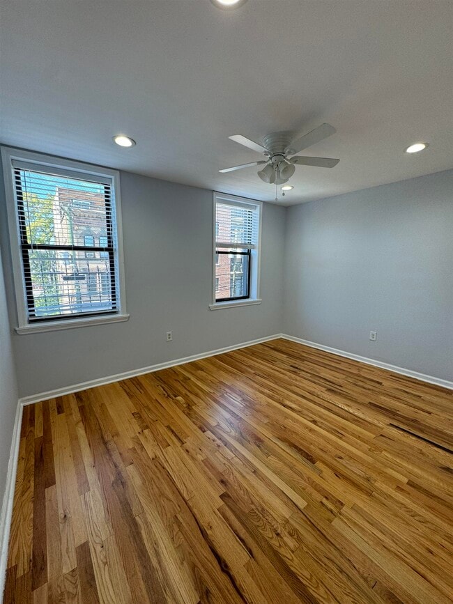 Building Photo - 384 Palisade Ave