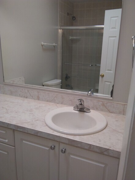 Building Photo - 5172 Taylor Ave