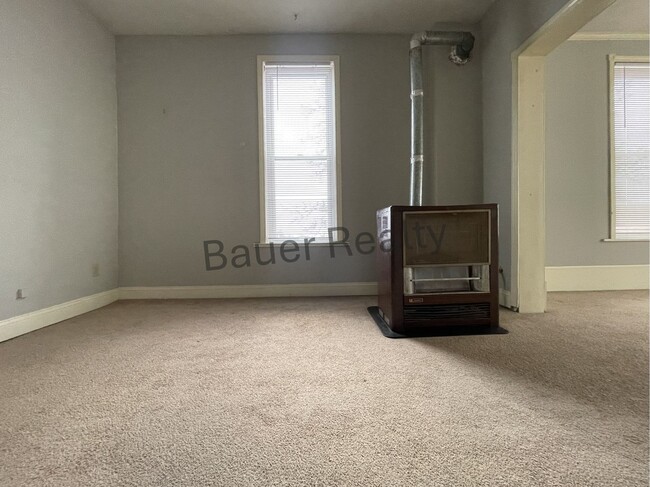 Building Photo - ad108