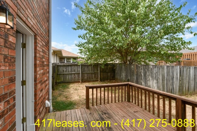 Building Photo - 1257 E Lakewood St