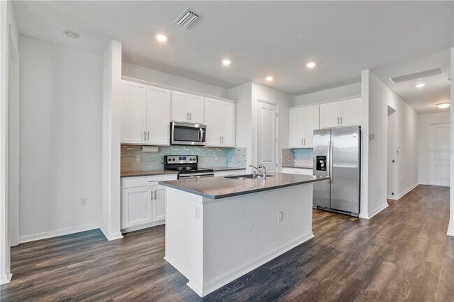 Building Photo - 16369 Palmetto St