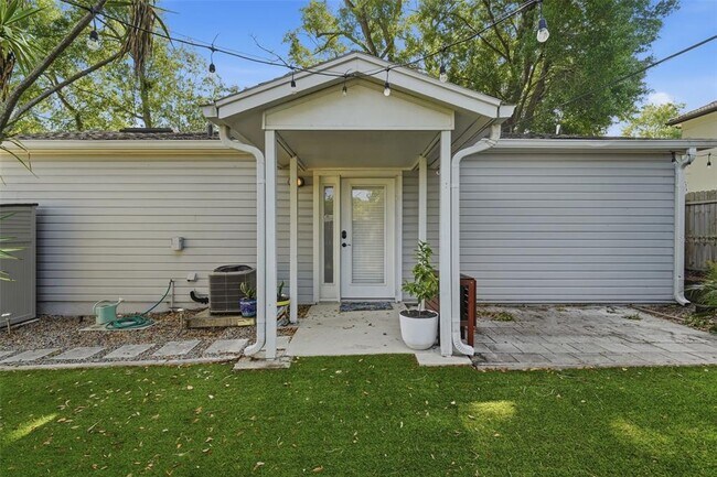 Building Photo - 1408 E Ridgewood St