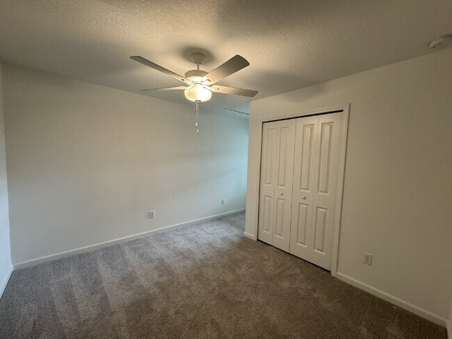 Building Photo - Holly Cove