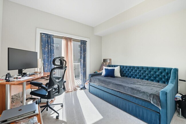 Building Photo - 707 Thomas Ln