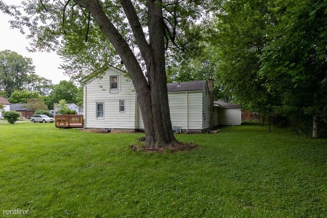 Building Photo - 3 br, 1 bath House - 23081 Springbrook Dr