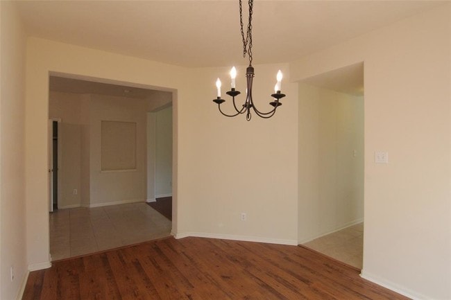 Building Photo - 3231 Stratford Pointe Dr