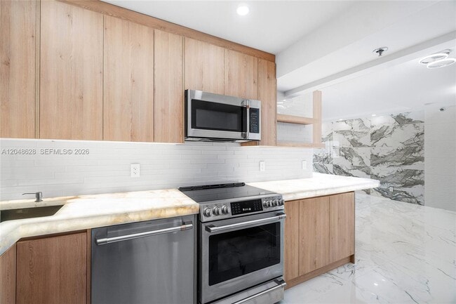 Building Photo - 4505 S Ocean Blvd
