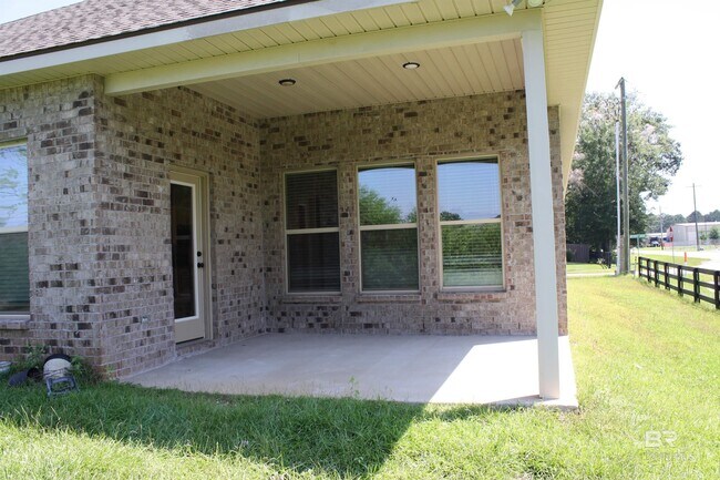 Building Photo - 23505 District Dr