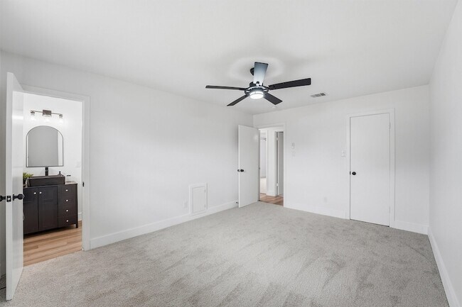 Building Photo - 3714 Brookmeade Dr