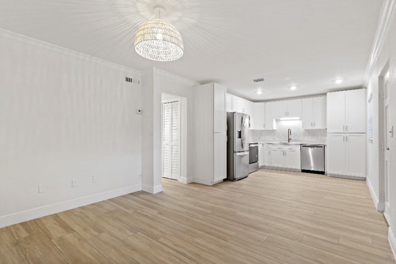 Building Photo - 3215 W Swann Ave