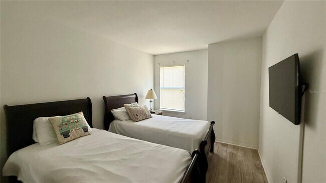 Building Photo - 2710 Club Cortile Cir