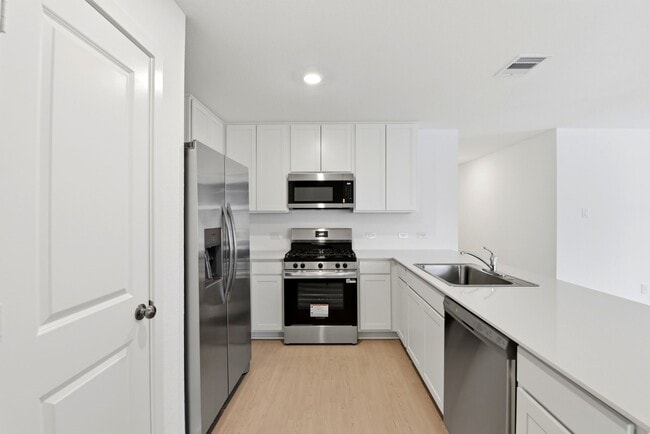 Building Photo - 26815 Rosebay Wds Dr