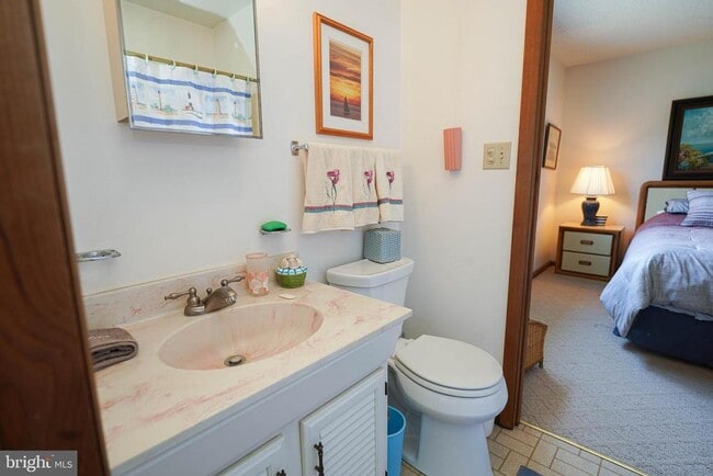 Building Photo - 39028 Bayview W