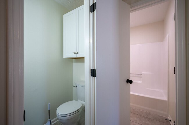 Building Photo - 2 Bed, 2 Bath Renovated Townhouse – Single-Level Living – $1,750/month