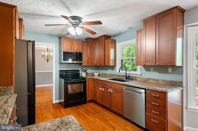 Building Photo - 127 Pilgrim Cove