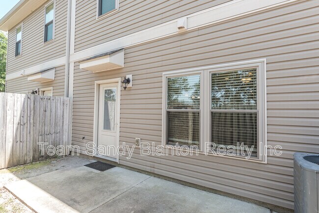 Building Photo - 3508 Mossy Oak Villas Cir