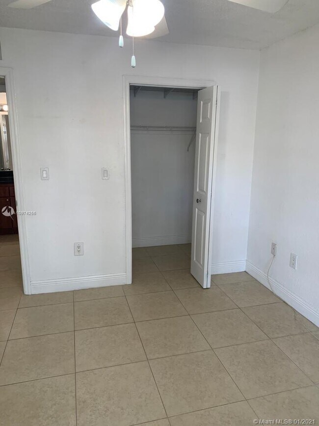 Building Photo - 15600 SW 106th Ln