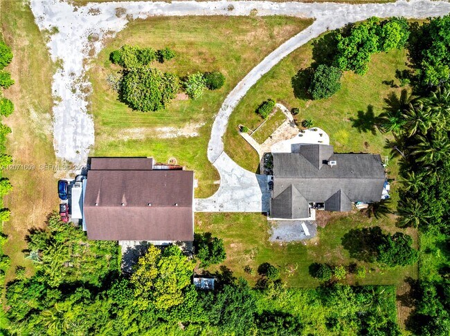 Building Photo - 22100 SW 194th Ave