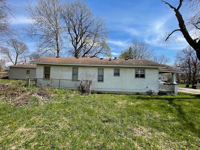 Building Photo - 1764 E Johns Ave