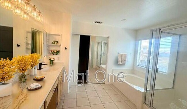 Building Photo - 15379 Avenida Fiesta