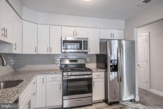 Building Photo - 167 Andover Pl