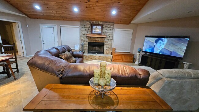 Building Photo - 8565 Lorene St