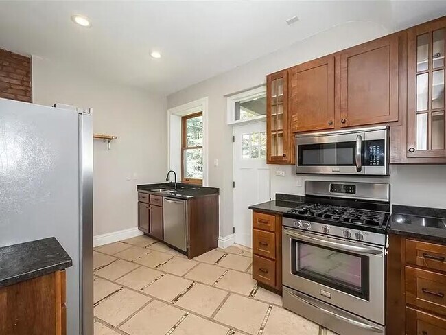 Building Photo - 6114 Washington Blvd