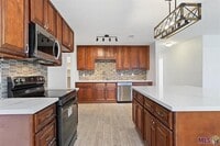 Building Photo - 644 Magnolia Dr