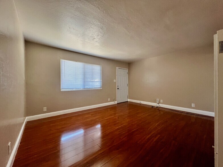 Building Photo - 2542 Denning Ct