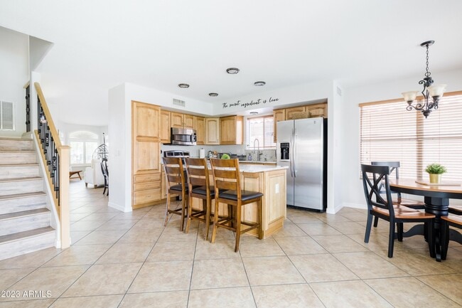 Building Photo - 1431 E Century Ave