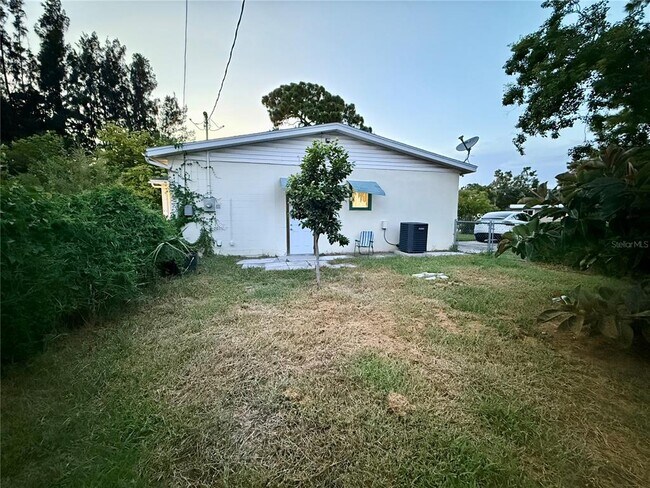 Building Photo - 5995 59th Way N