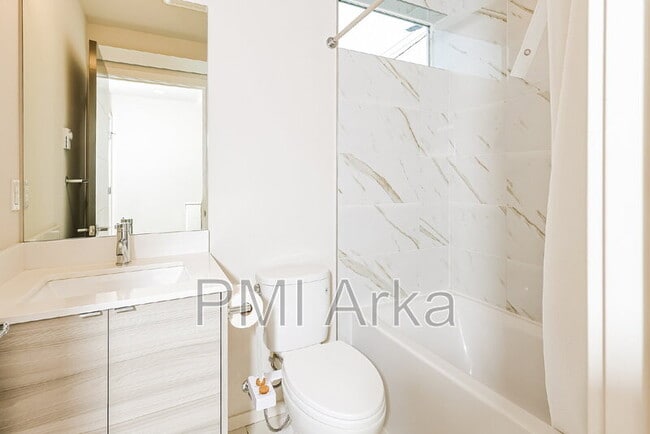 Building Photo - 5962 36th Ave S