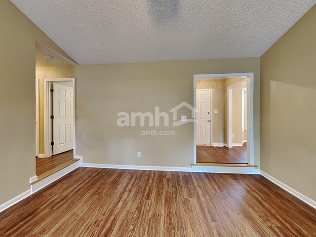 Building Photo - 941 S Philwood Ct