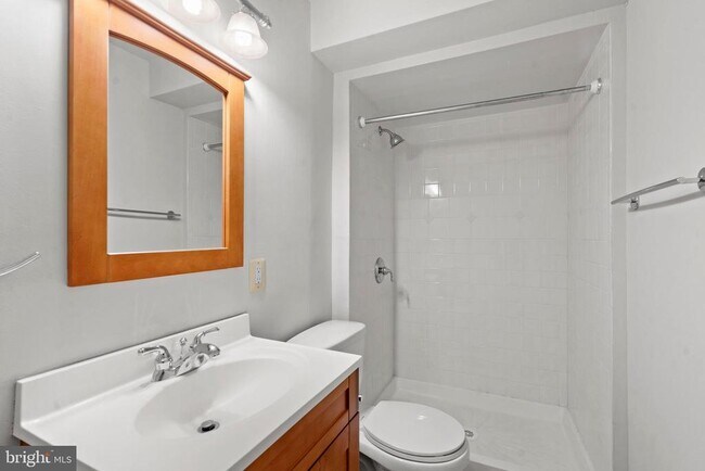 Building Photo - 9932 Longford Ct