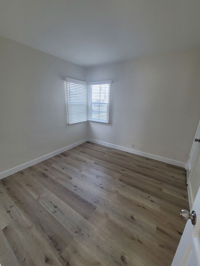 Building Photo - 2650-2652 Carson-GB (DMM1145)