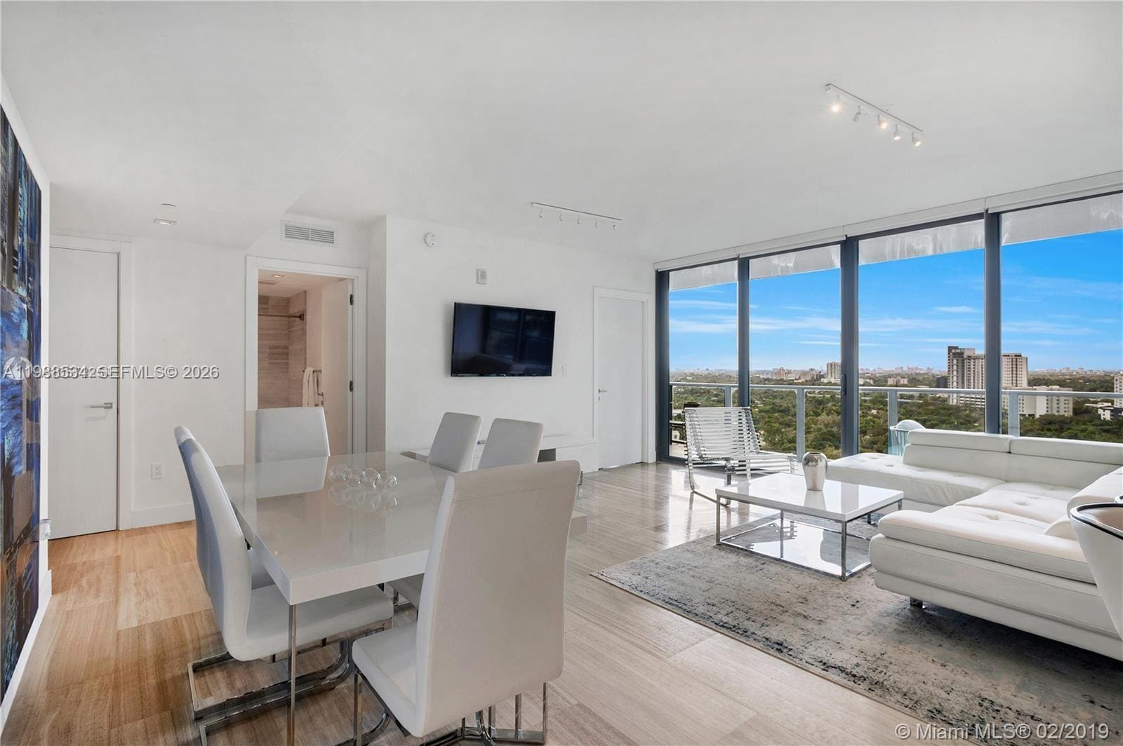 Building Photo - 1451 Brickell Ave