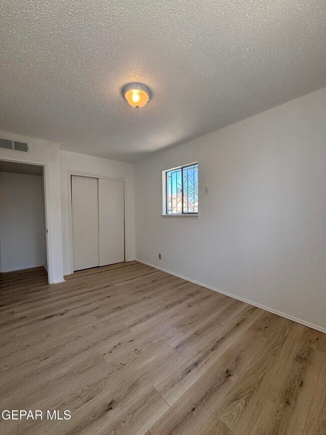 Building Photo - 5808 Dearborne Dr