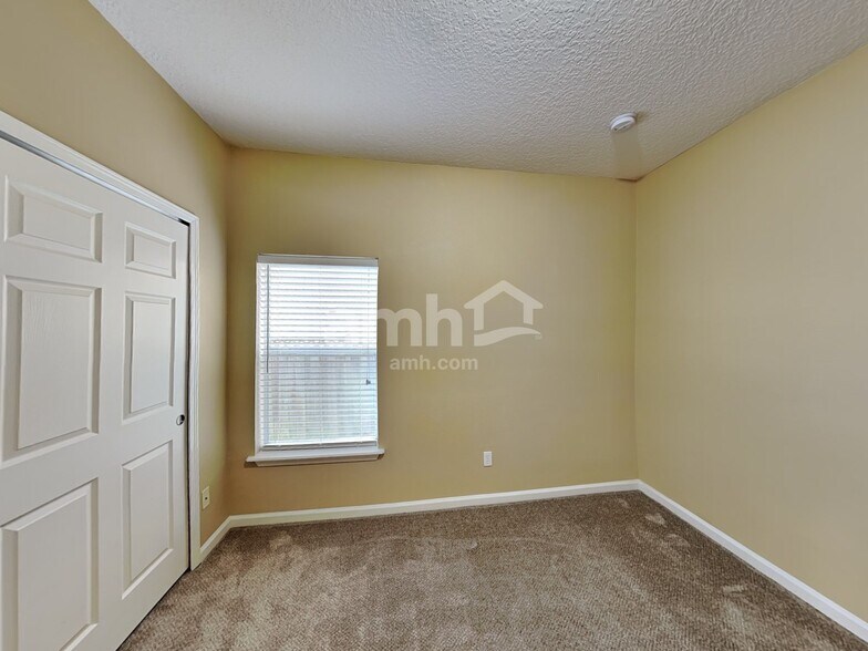 Building Photo - 921 Indian River Rd