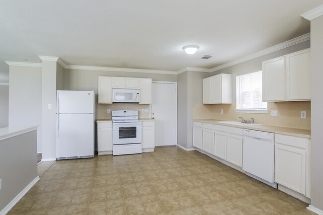 Building Photo - 5827 Clerkenwell Dr