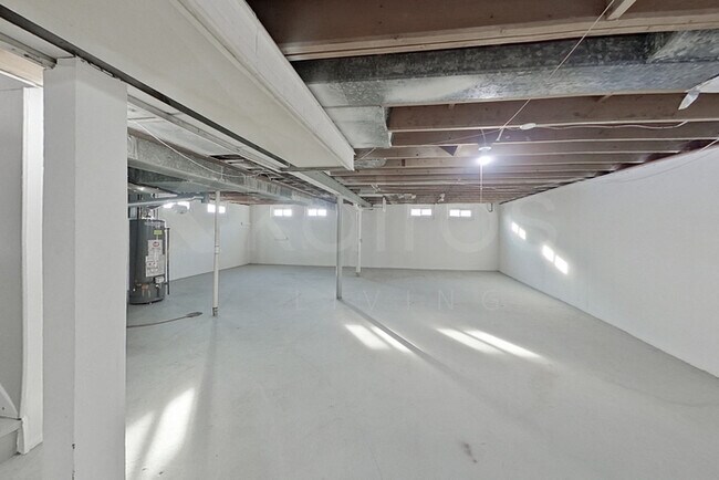 Building Photo - 2278 Gadbury Dr
