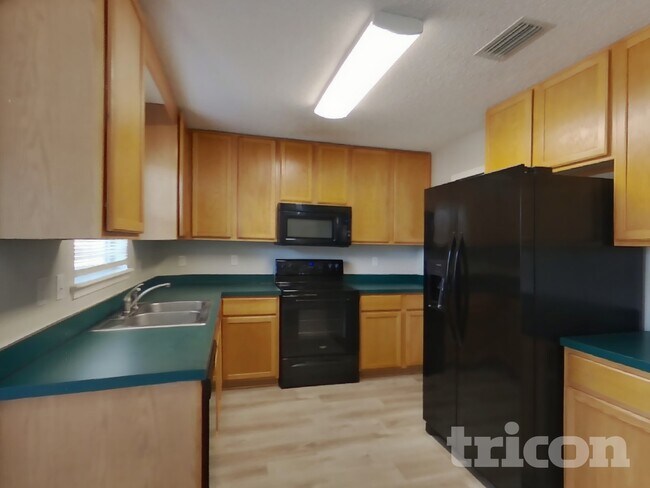 Building Photo - 585 Fallen Timbers Dr