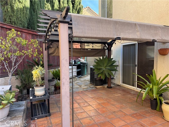 Building Photo - 13 Channel Island St