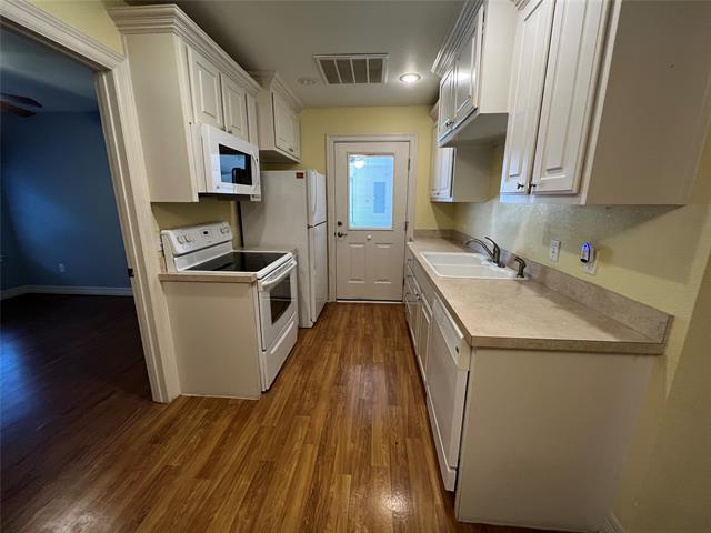 Building Photo - 1825 Glenway Dr